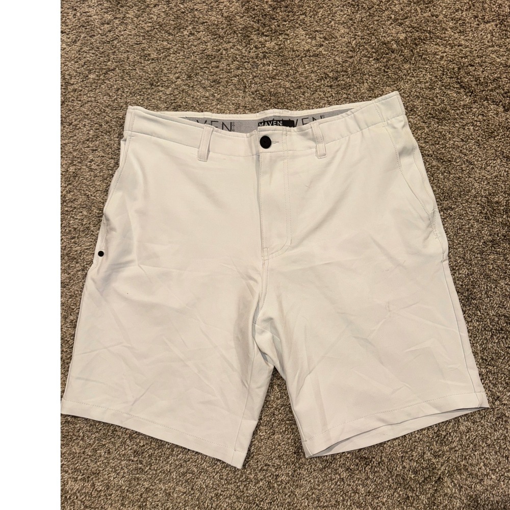 Maven Mens Performance Golf Shorts Tan Size 34 Inseam 9" Flat Front